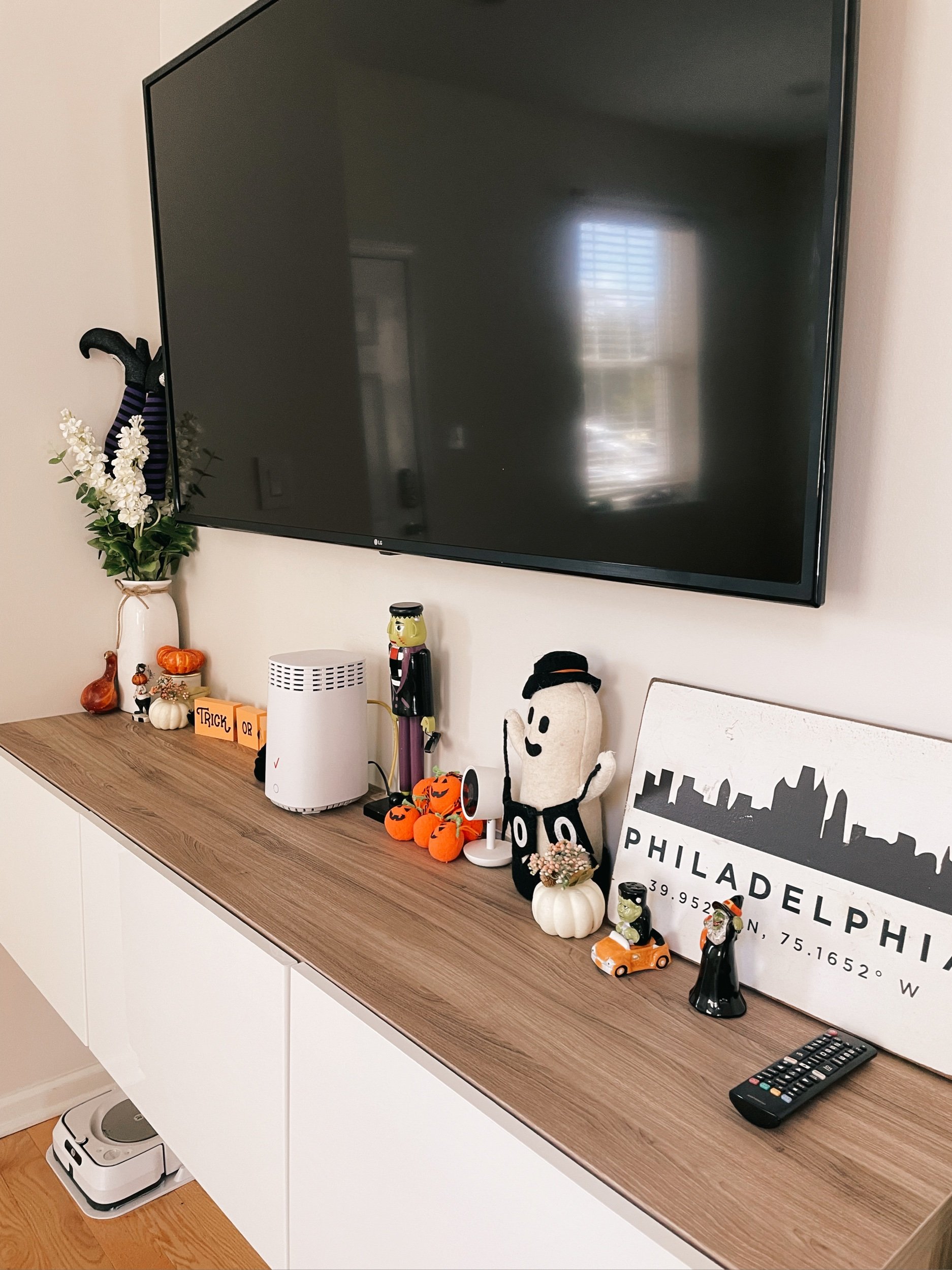 Miranda’s Halloween Chic Home Decor